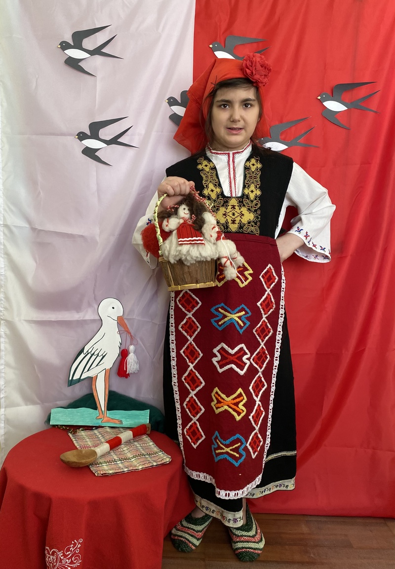 Kонкурс „Аз обичам България и традициите ни“, направление „Представяне на български народни обичаи чрез снимки или кратко видео“ – Баба Марта
